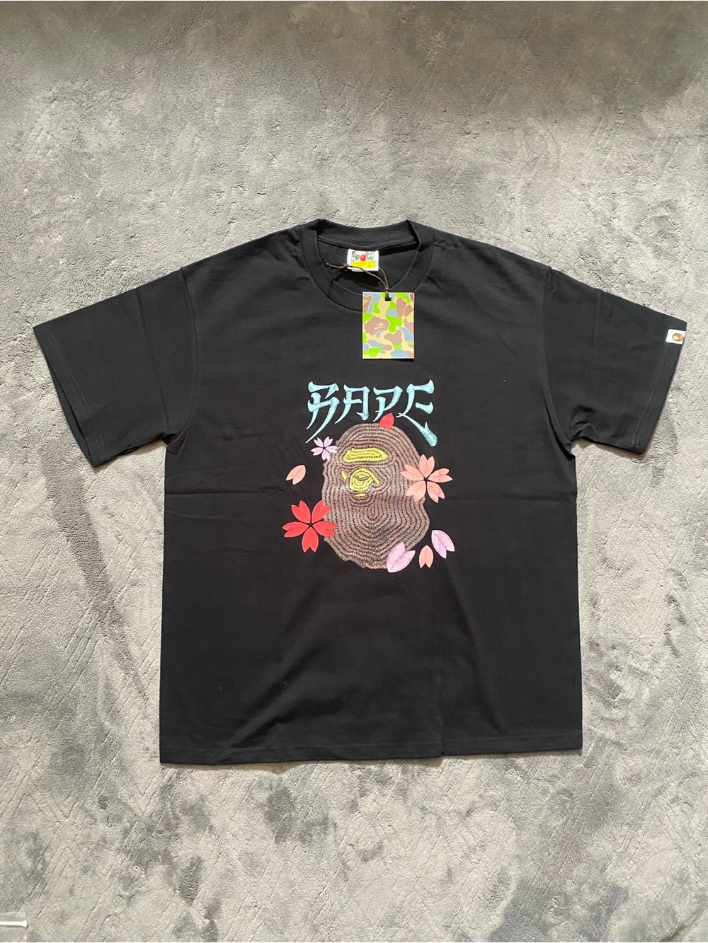 8 BAPE T-SHIRTS (2L,2S,4M) - Picture 3 of 9